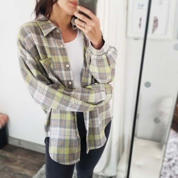 Last1️⃣ Best Fall Plaid Flannel Top Oversized Button Down Top - Picture 2 of 9